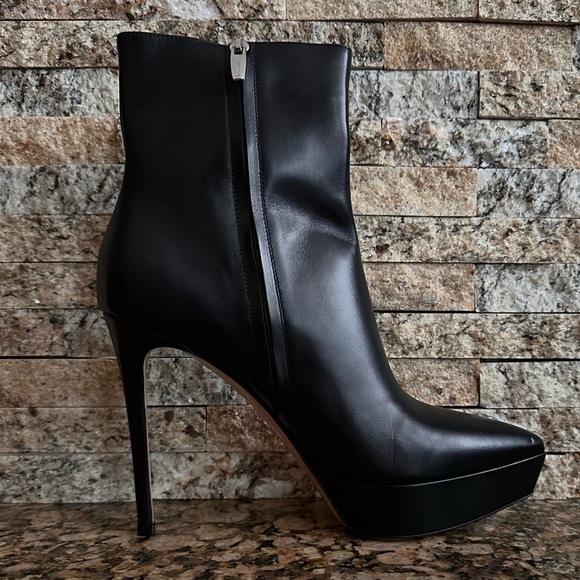 Gianvito Rossi
Dasha 115mm platform booties - Picture 6 of 14
